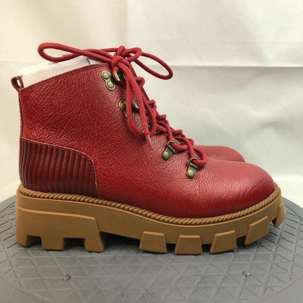 Kelsi Dagger Brooklyn Shoes Womens 9.5M Leather Lace-Up Lug Ankle Boots Ruby